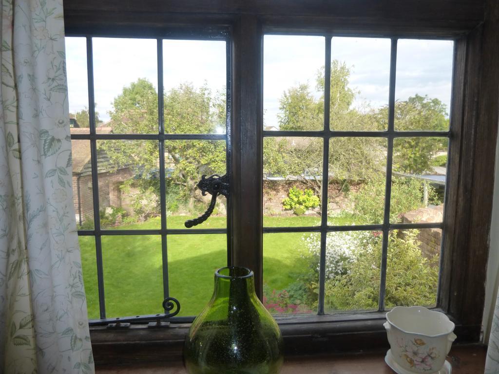 Strawberry Cottage B&B Хедж Энд Номер фото