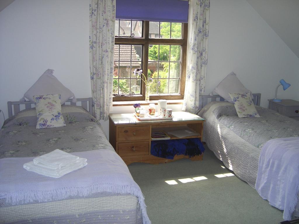 Strawberry Cottage B&B Хедж Энд Номер фото