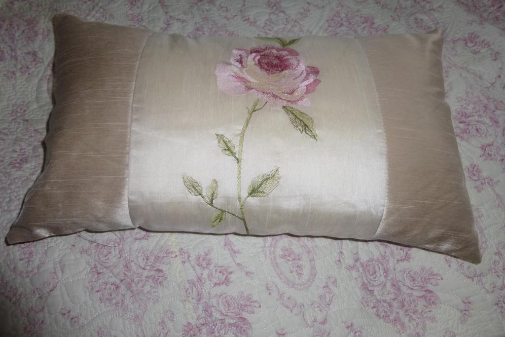 Strawberry Cottage B&B Хедж Энд Номер фото