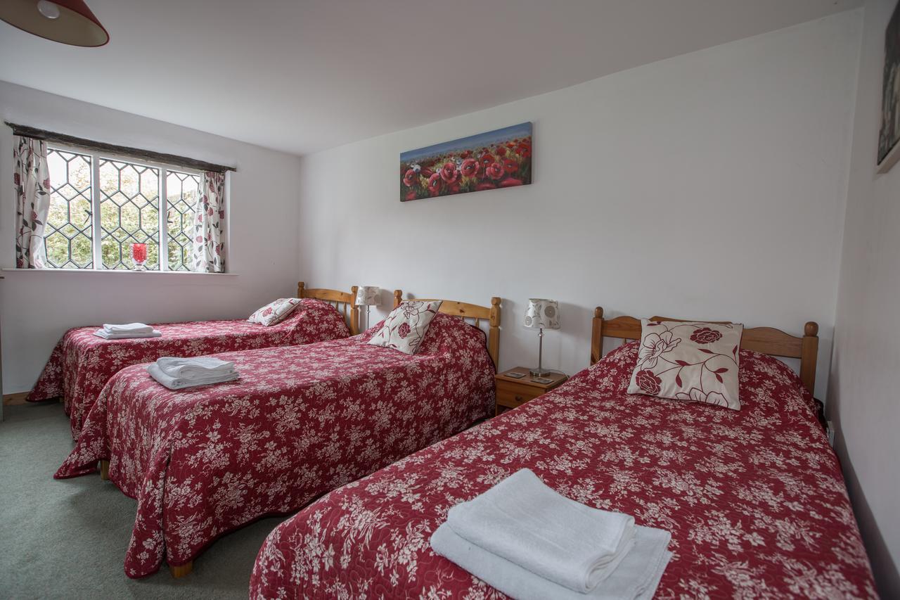 Strawberry Cottage B&B Хедж Энд Экстерьер фото